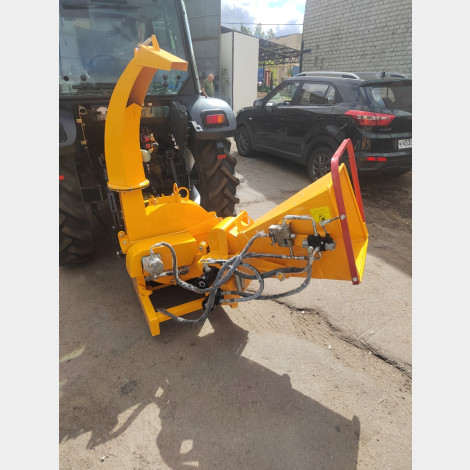 Измельчитель веток с гидрозахватом BX62RF