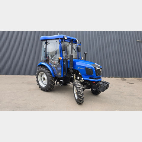 Трактор DongFeng DF404G2 с кабиной Люкс