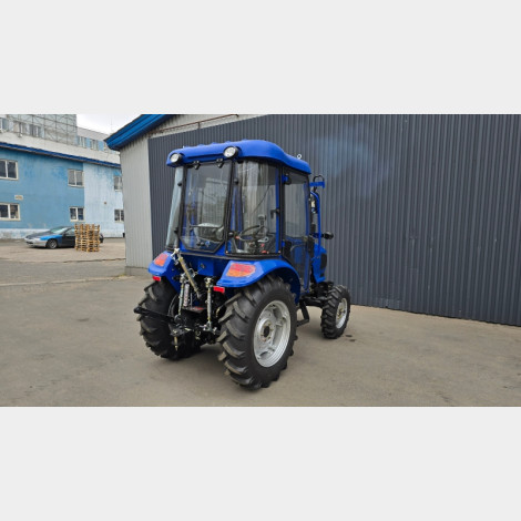 Трактор DongFeng DF404G2 с кабиной Люкс