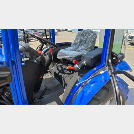 Трактор DongFeng DF404G2 с кабиной Люкс